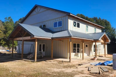 3 Key Reasons to Choose Hardie Board Over Vinyl or Wood