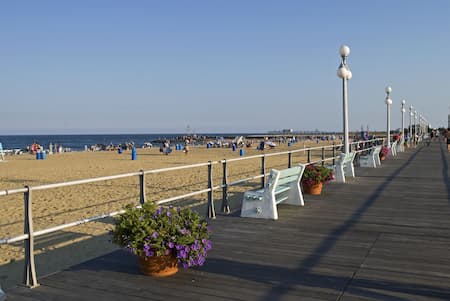 Boardwalk Safety Tips for High-Traffic Coastal Properties